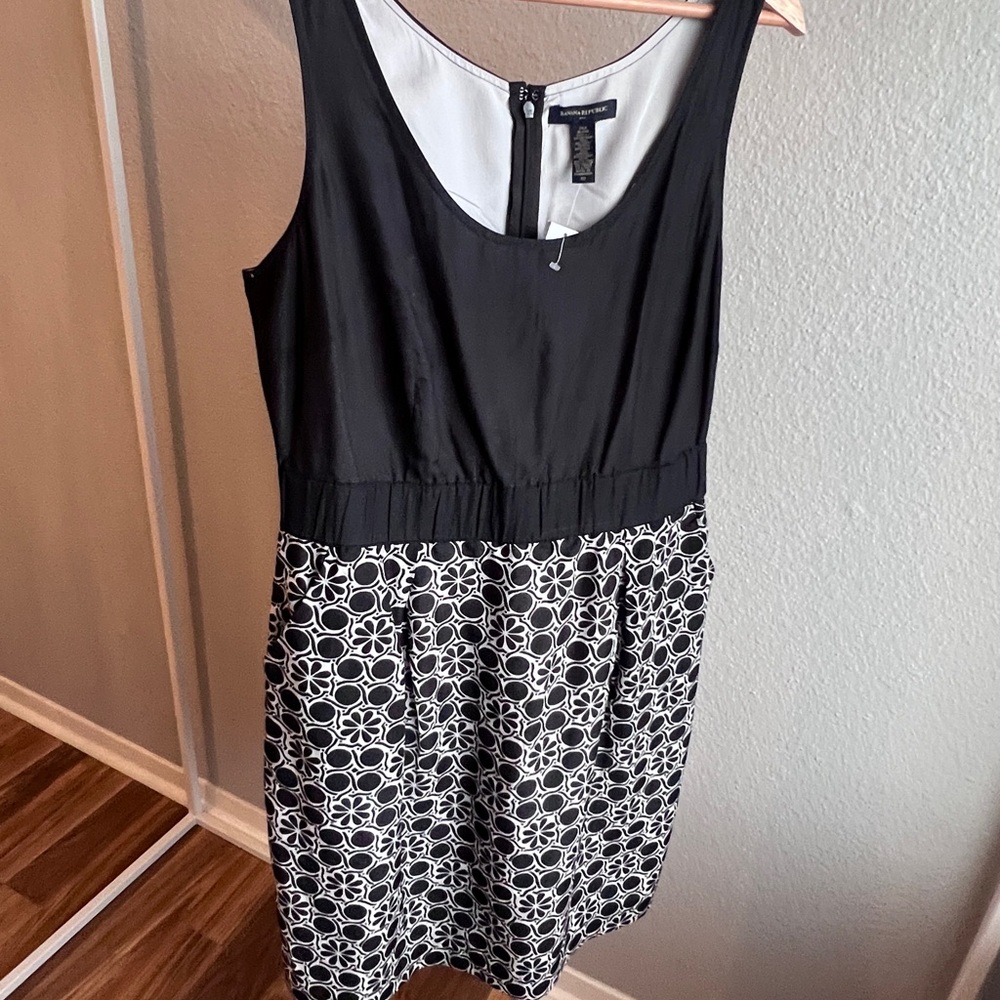 Banana Republic Black and White A-Line Midi Dress